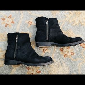 Frye – Natalie Double Zip Bootie, suede 5.5